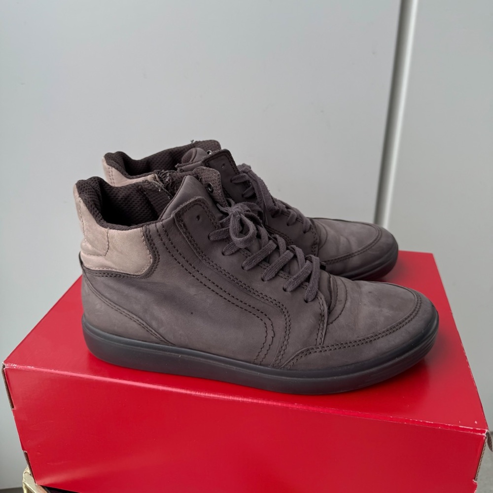 ECCO Soft Classic High-Top Nubuck Leather Sneakers / Boots